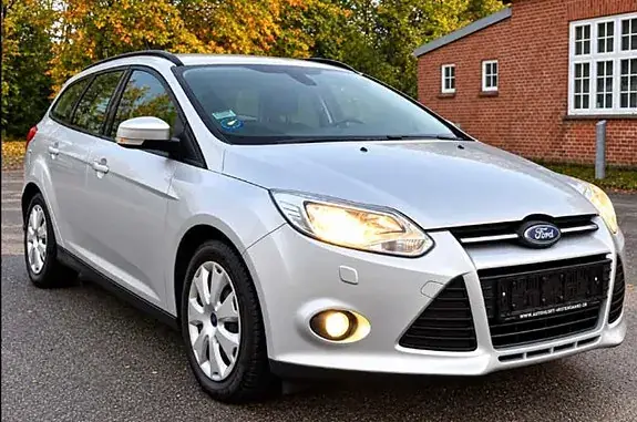 Ford Focus 2013 photo 2