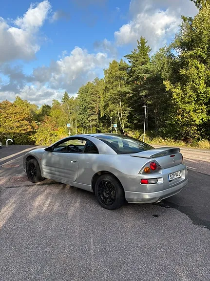 Mitsubishi Eclipse 2004 photo 2