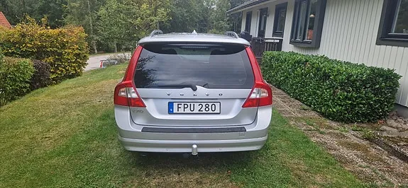 Volvo V70 2010 photo 3