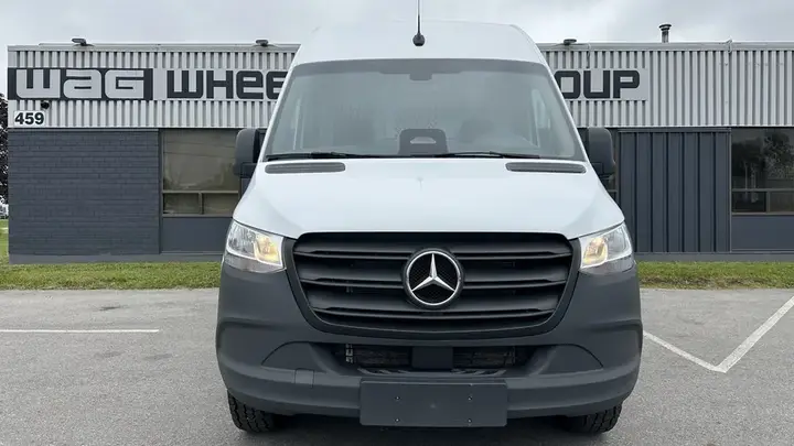Mercedes-Benz Sprinter 2025 photo 2