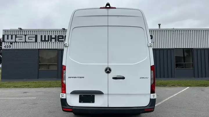 Mercedes-Benz Sprinter 2025 photo 5