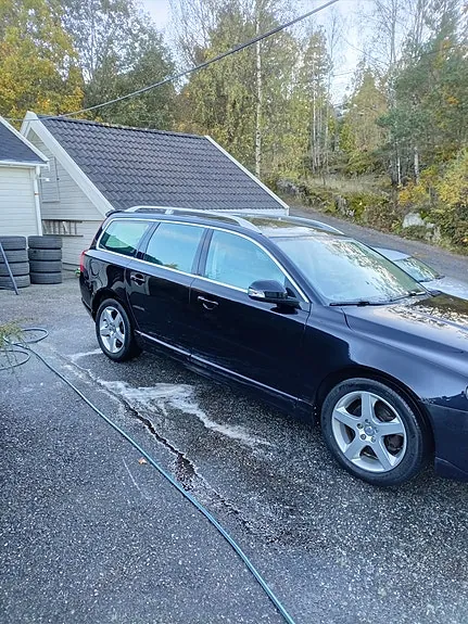 Volvo V70 2010 photo 4