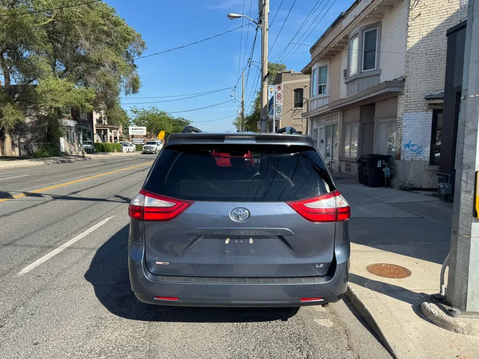 Toyota Sienna 2016 photo 5