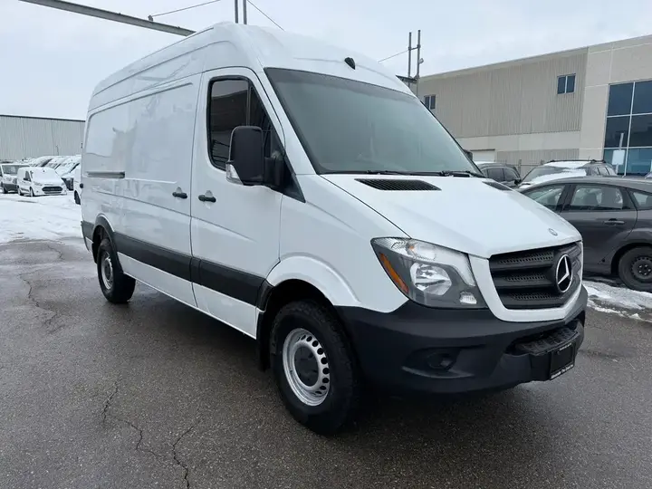 Mercedes-Benz Sprinter Van 2014 photo 5