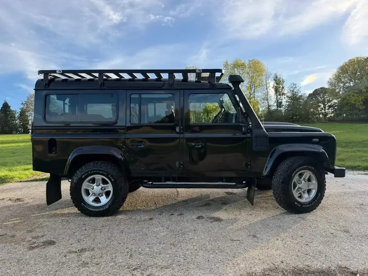 Land Rover Defender 110 2015 photo 5