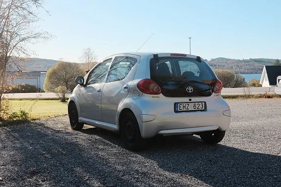Toyota Aygo 2007 photo 2