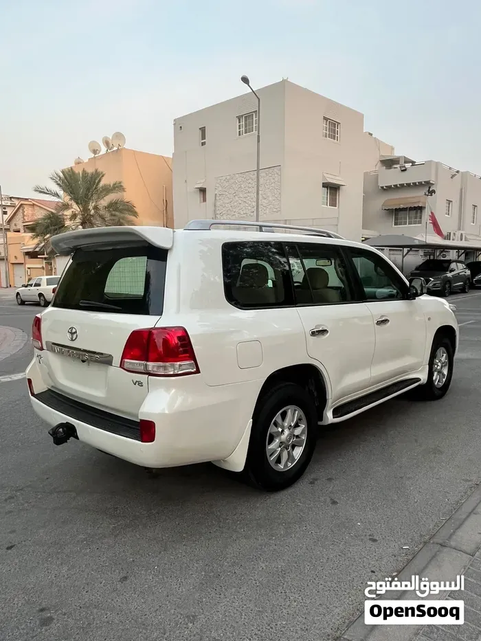 Toyota Land Cruiser 2011 photo 3