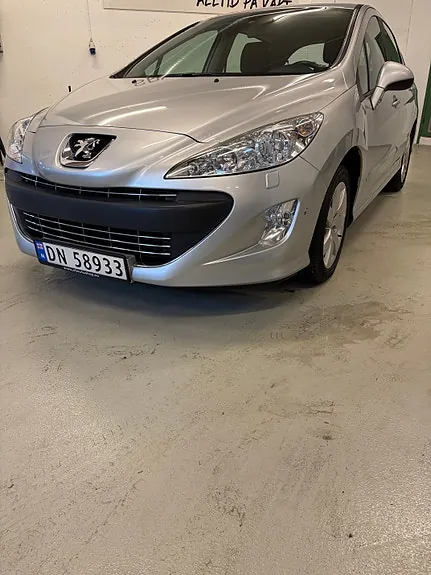 Peugeot 308 2011 photo 2