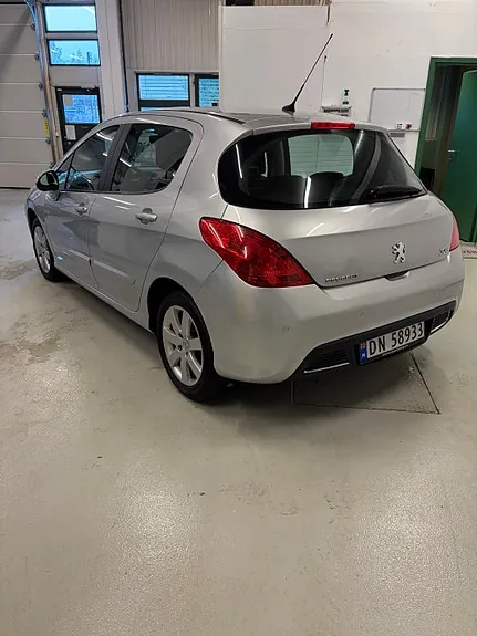Peugeot 308 2011 photo 3