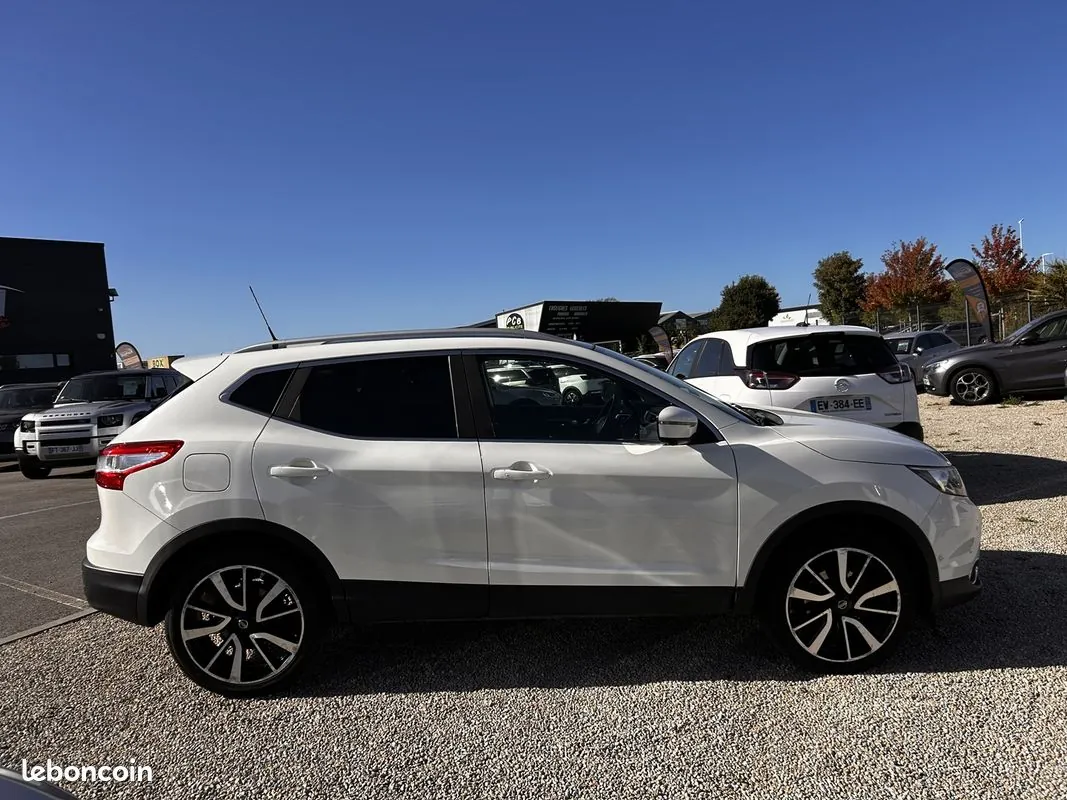 Nissan Qashqai 2015 photo 5