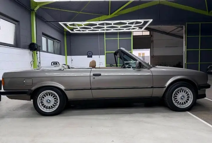 BMW E30