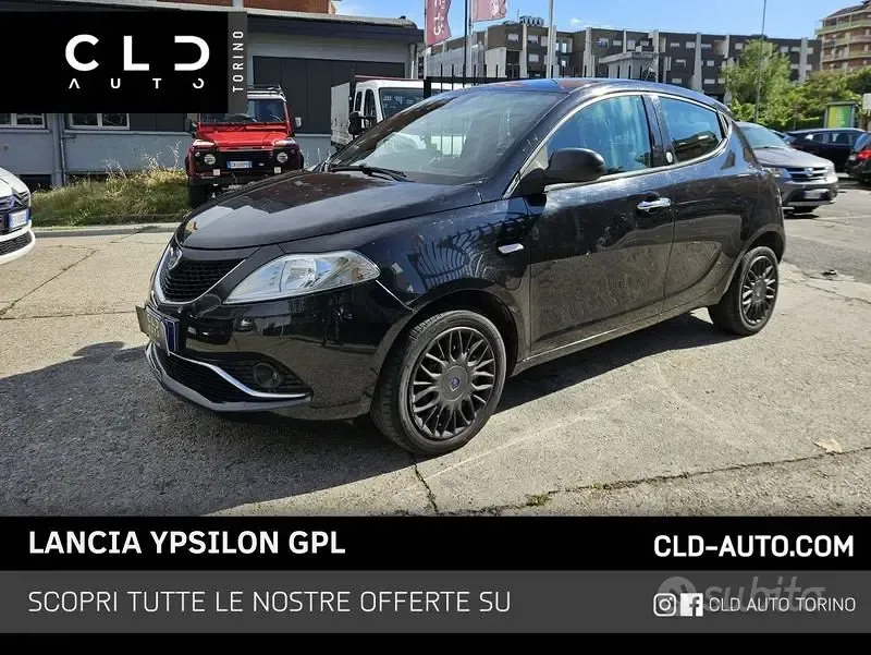 Lancia Ypsilon