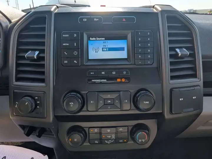 Ford F350 2022 photo 2