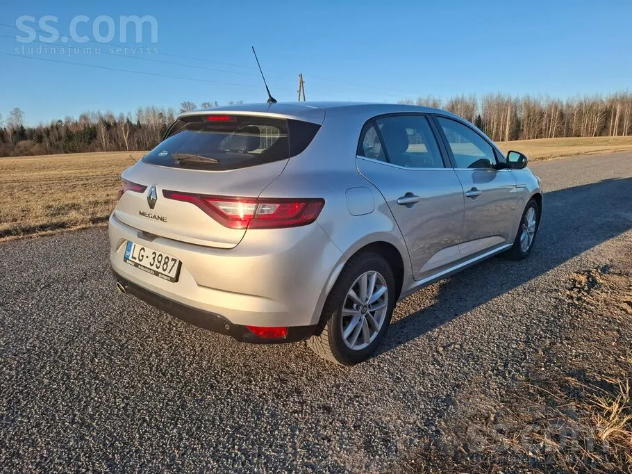 Renault Megane 2018 photo 2