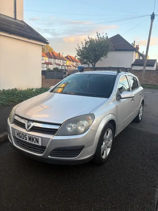 Vauxhall Astra 2005 photo 3