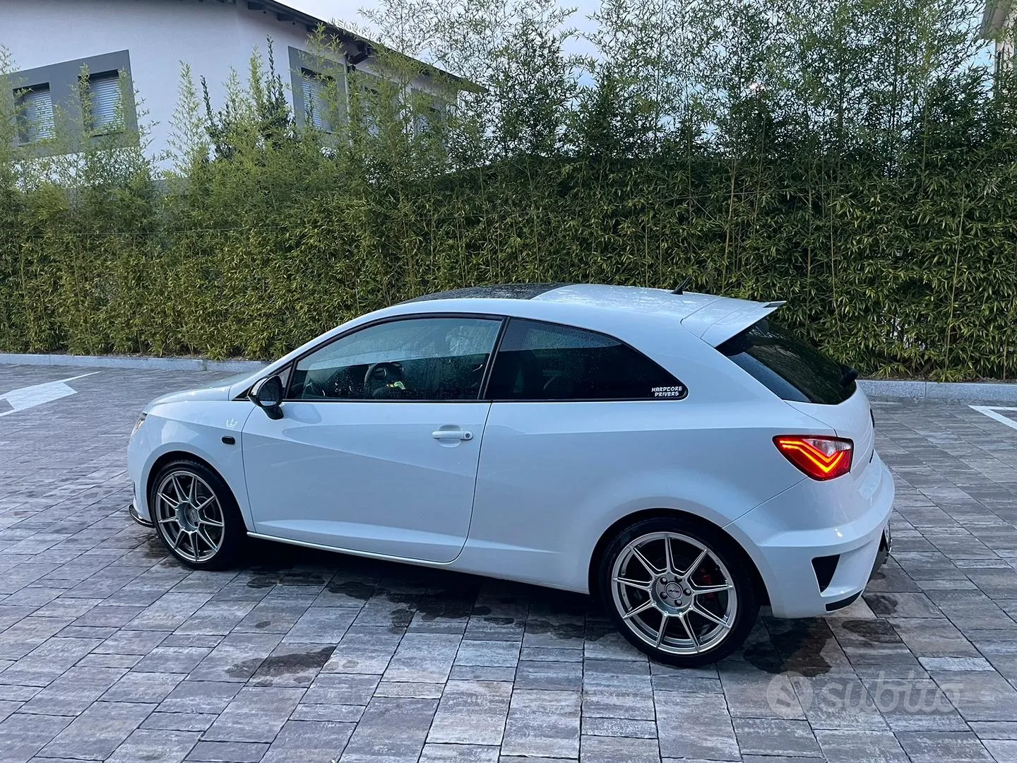 Seat Ibiza 2016 photo 2