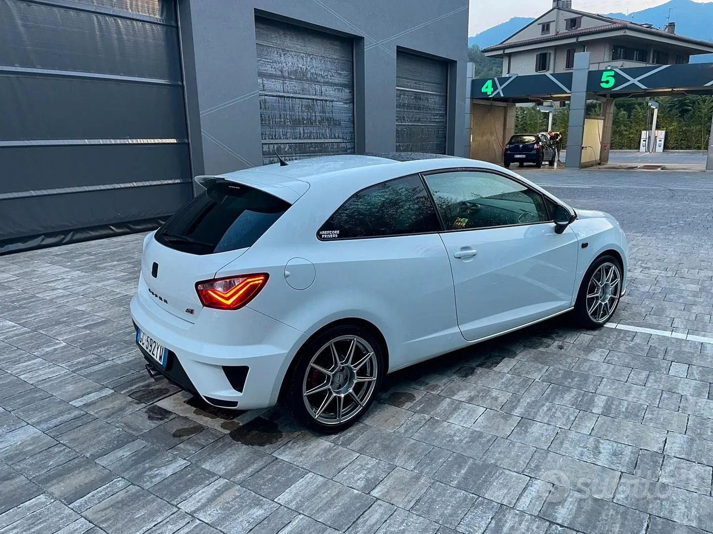 Seat Ibiza 2016 photo 4