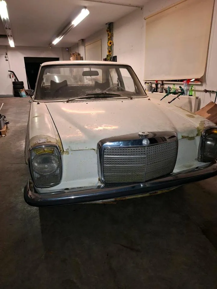 Mercedes-Benz Strich8 200