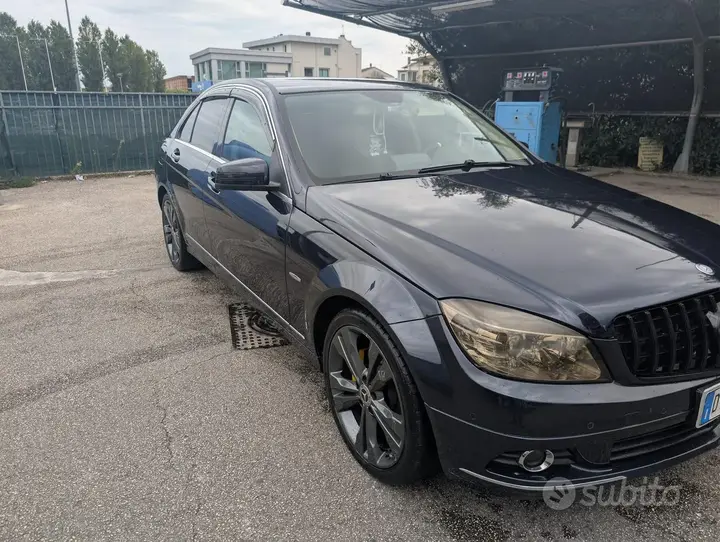 Mercedes-Benz C-Class 2009 photo 2