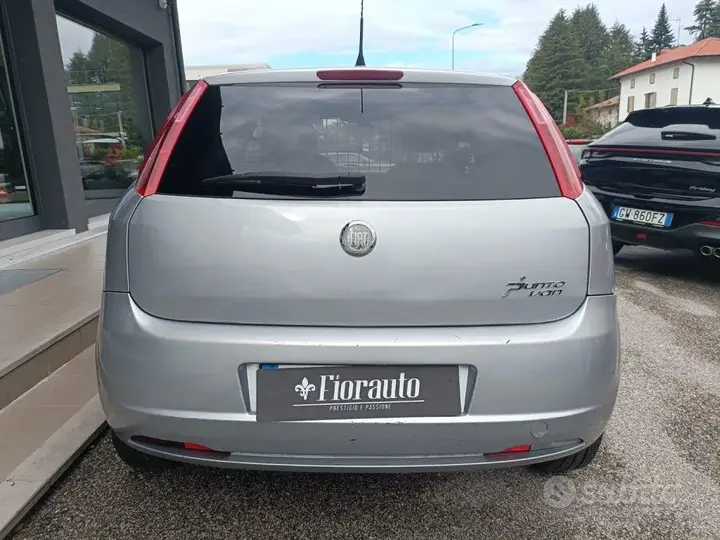 Fiat Grande Punto 2009 photo 5