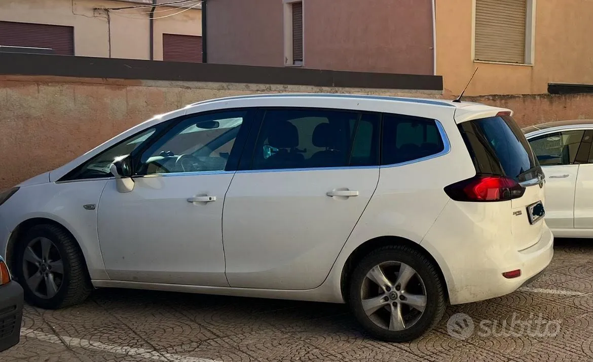Opel Zafira 2011 photo 3