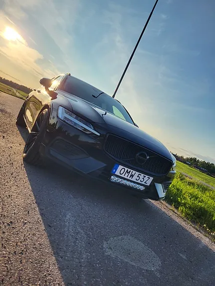 Volvo V60 2019 photo 2