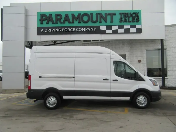 Ford Transit 2024 photo 2