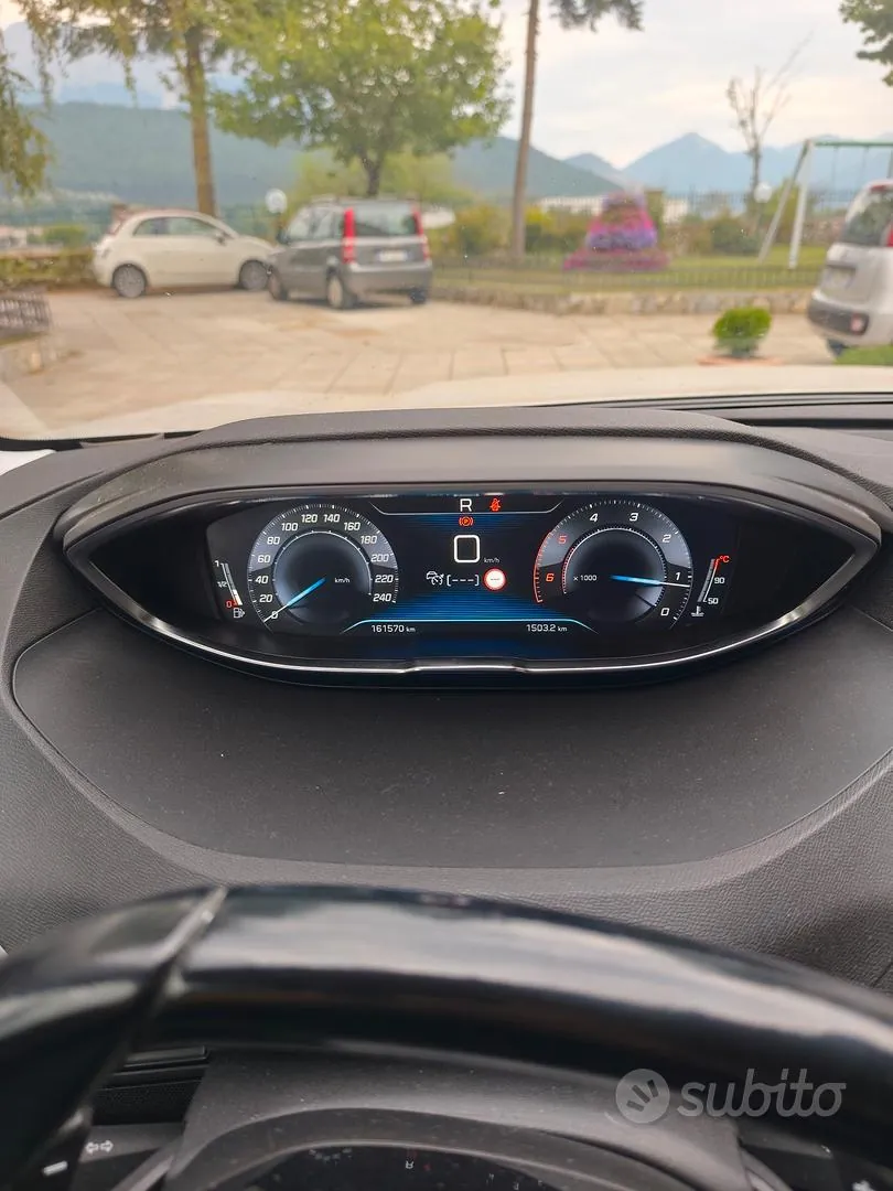 Peugeot 3008 2019 photo 2
