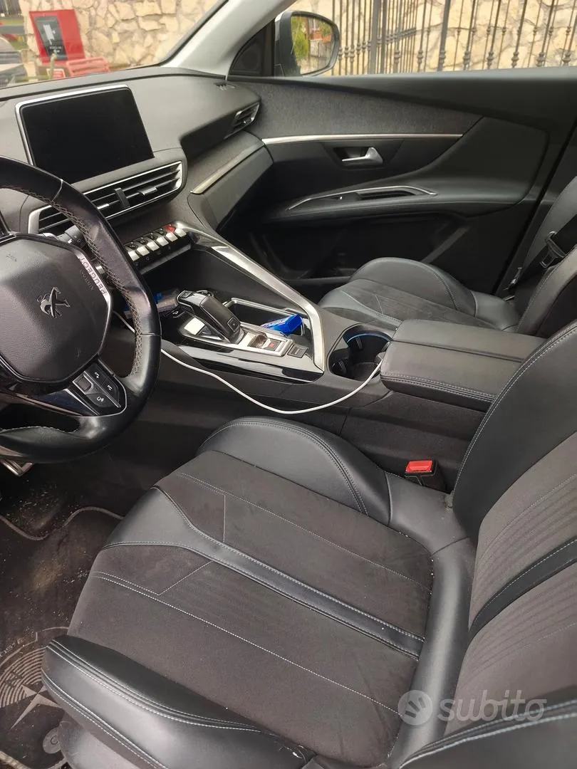 Peugeot 3008 2019 photo 3