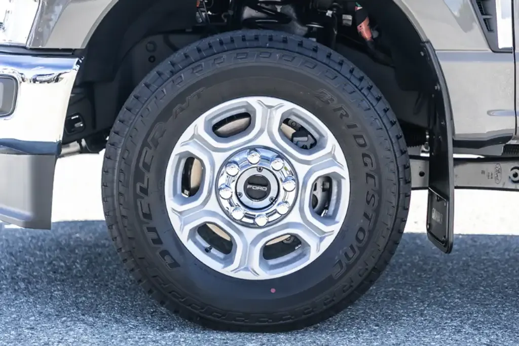 Ford F-350 Super Duty 2026 photo 5