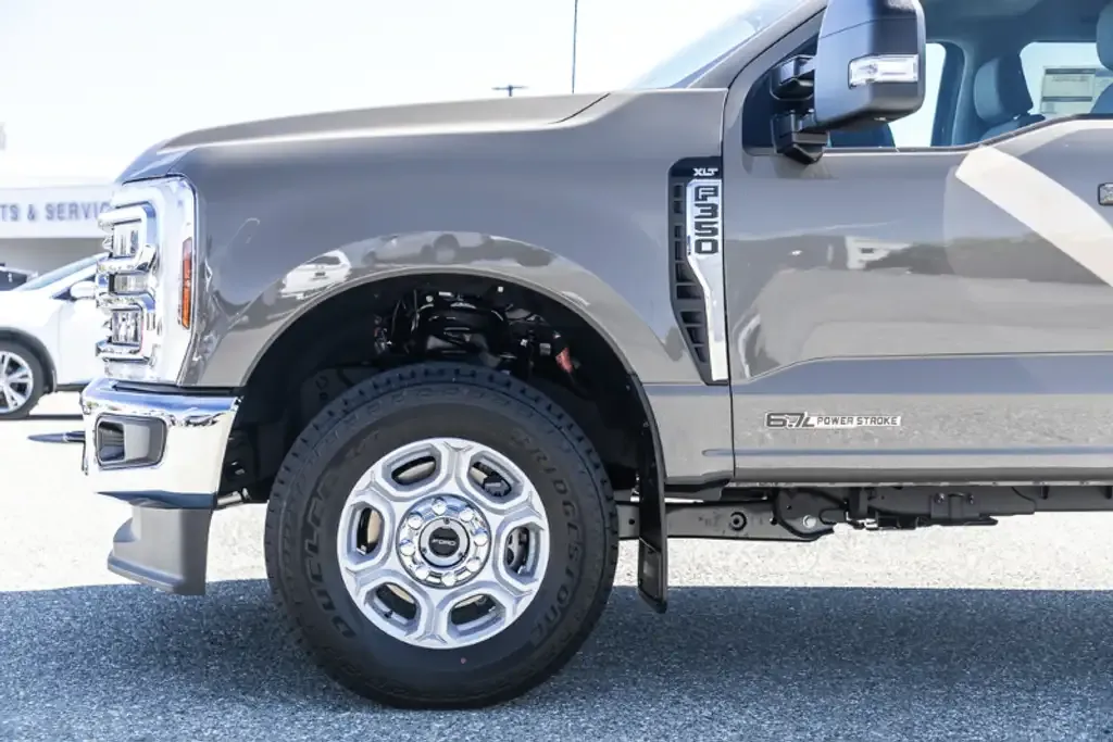 Ford F-350 Super Duty 2026 photo 4