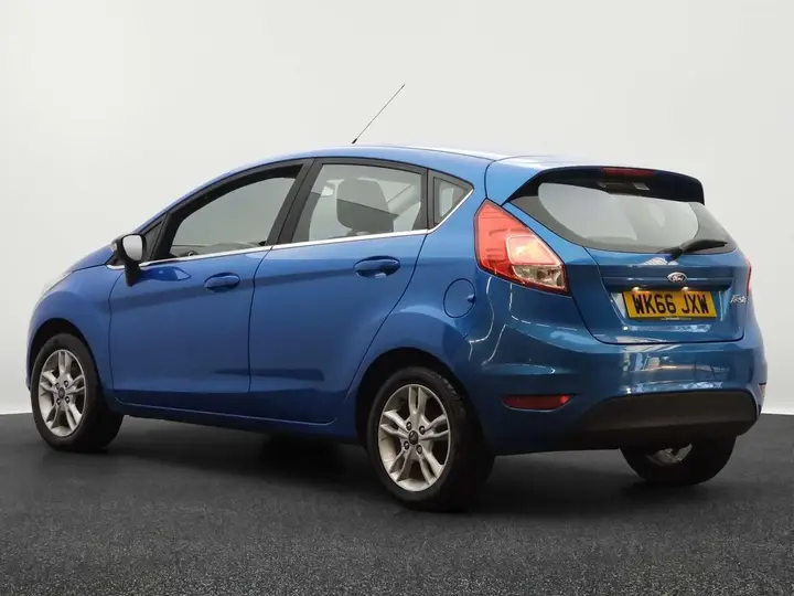 Ford Fiesta 2016 photo 2
