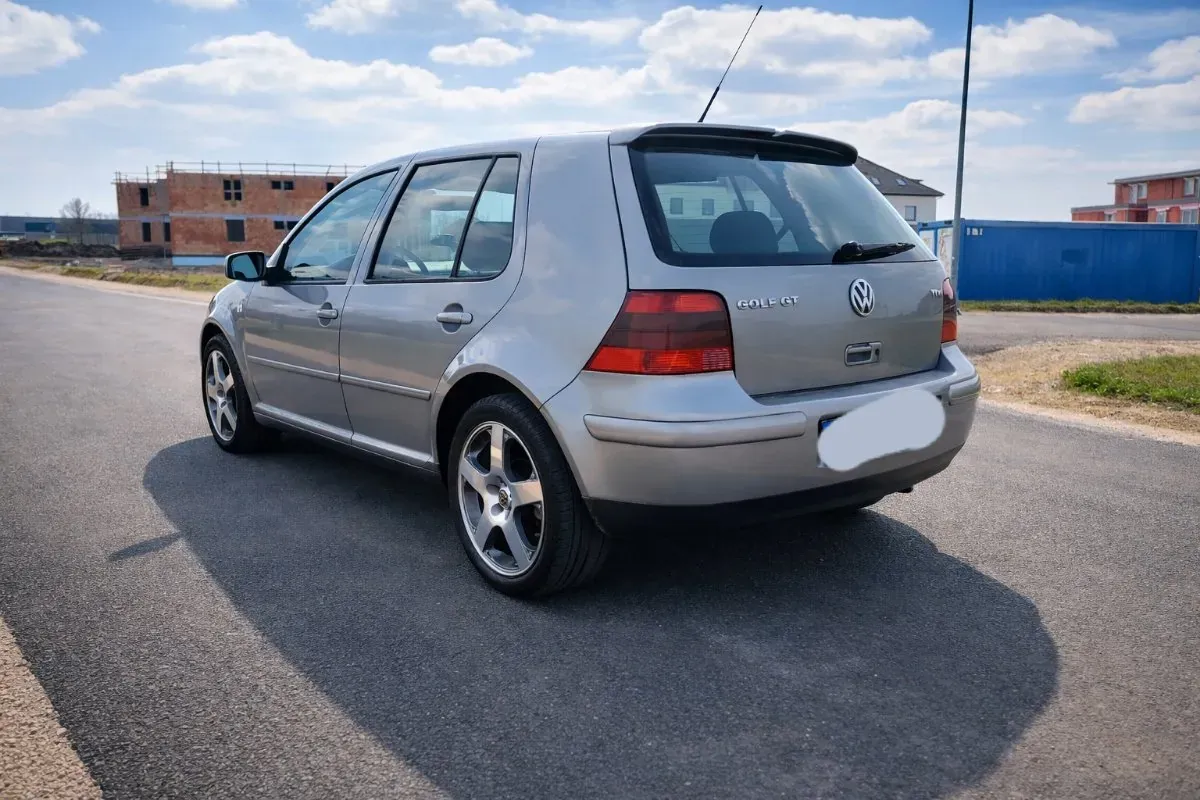 Volkswagen Golf 2003 photo 2