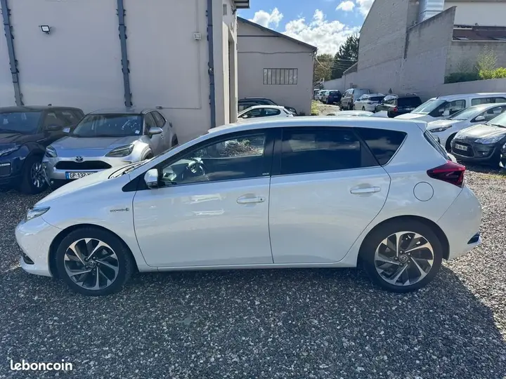 Toyota Auris 2016 photo 5