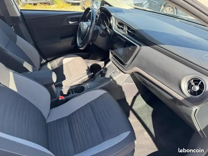 Toyota Auris 2016 photo 4
