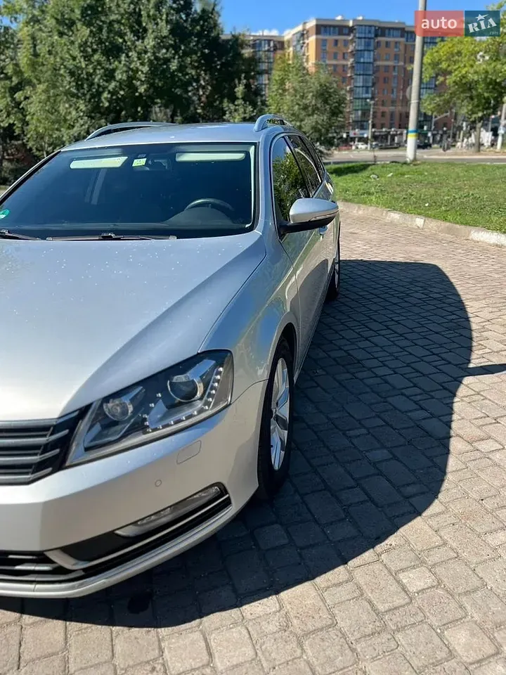 Volkswagen Passat 2012 photo 4