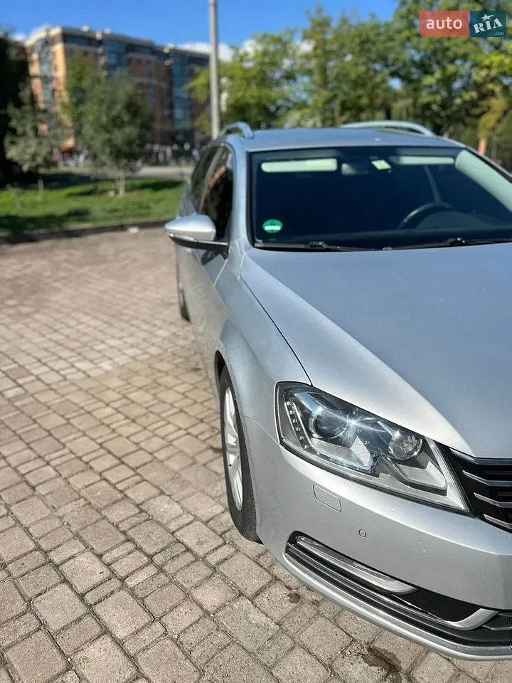 Volkswagen Passat 2012 photo 3