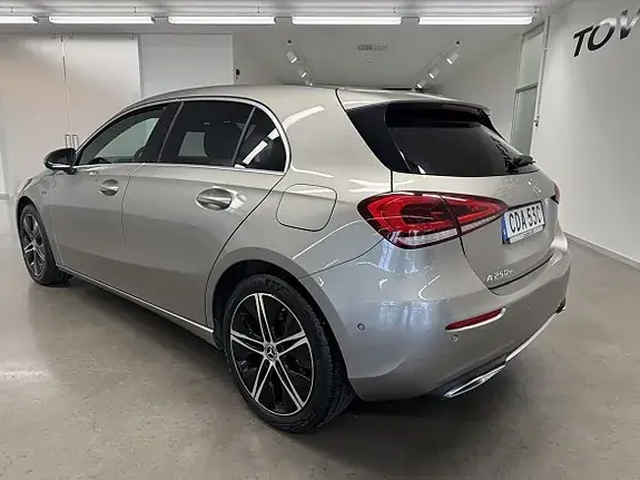 Mercedes-Benz A250 E 2020 photo 2