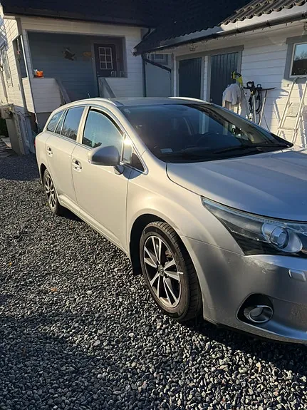 Toyota Avensis 2012 photo 3