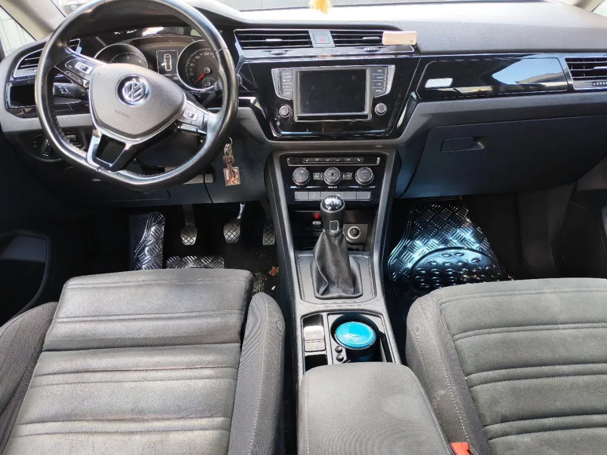 Volkswagen Touran 2016 photo 3