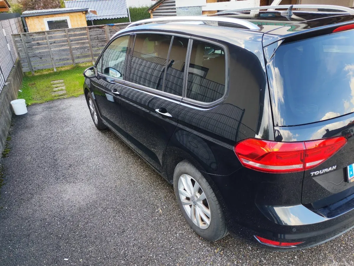 Volkswagen Touran 2016 photo 2