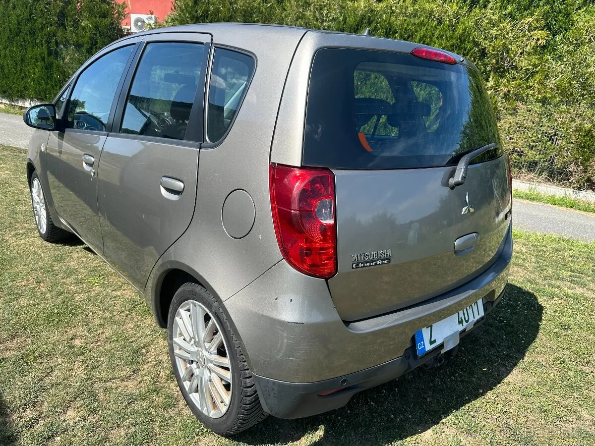 Mitsubishi Colt 2010 photo 3