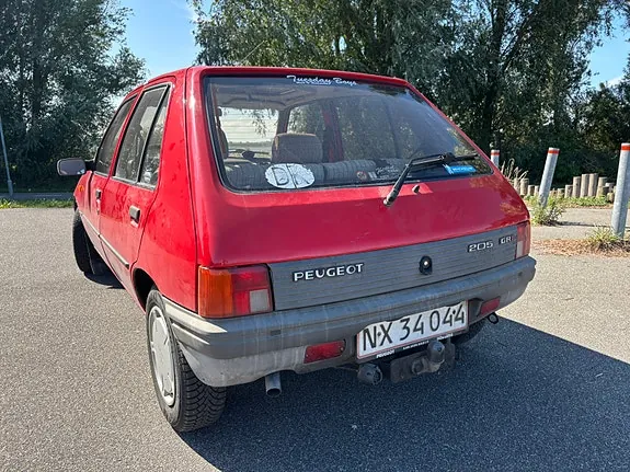 Peugeot 205 1990 photo 4