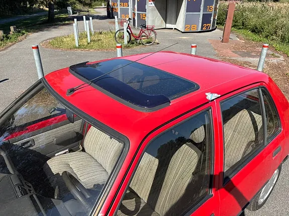 Peugeot 205 1990 photo 5