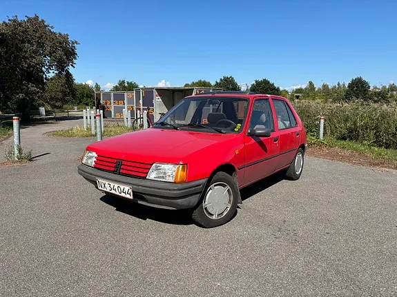 Peugeot 205