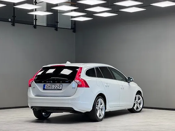 Volvo V60 2017 photo 2