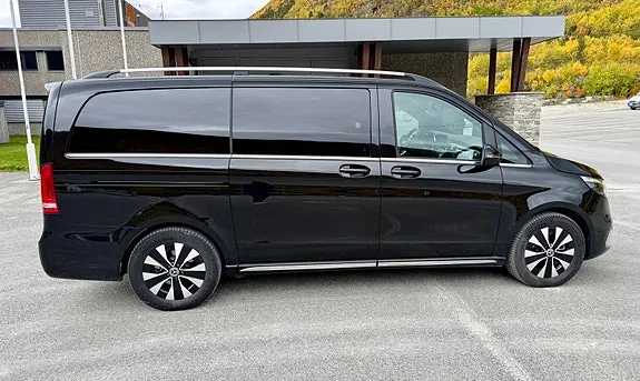 Mercedes-Benz Eqv300 2023 photo 4