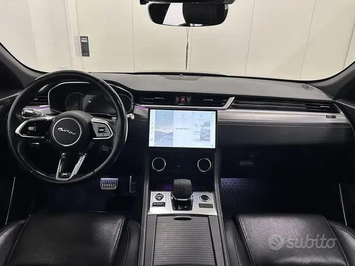 Jaguar F-Pace 2022 photo 4
