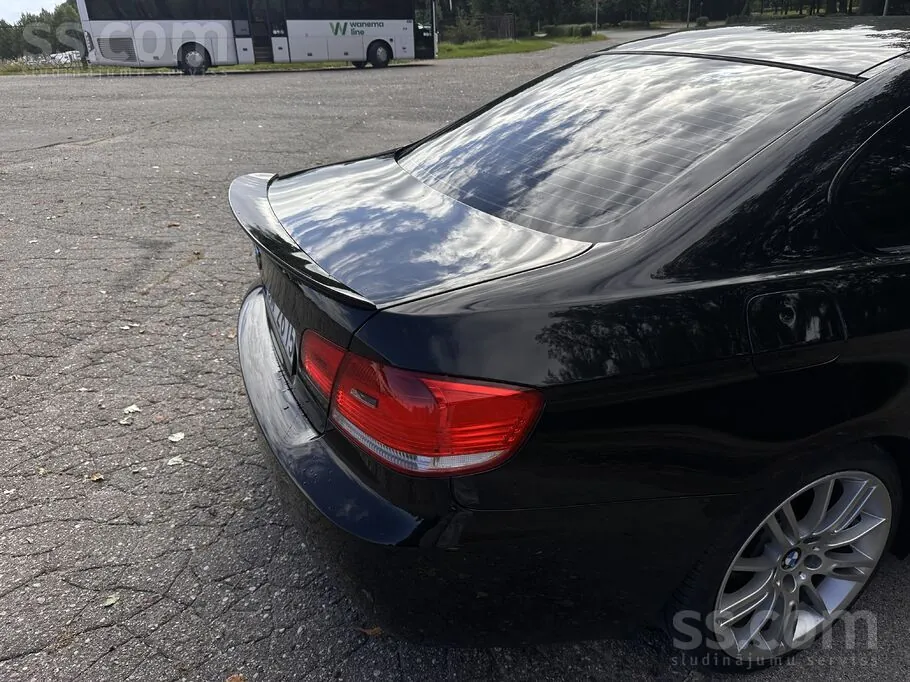 BMW 320 2008 photo 4