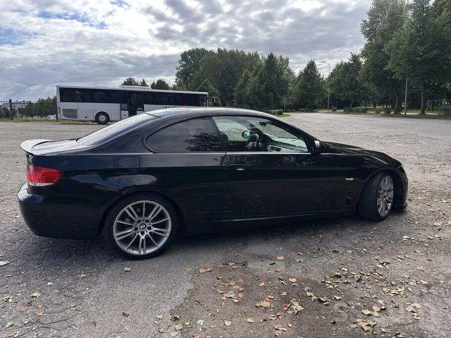 BMW 320 2008 photo 3